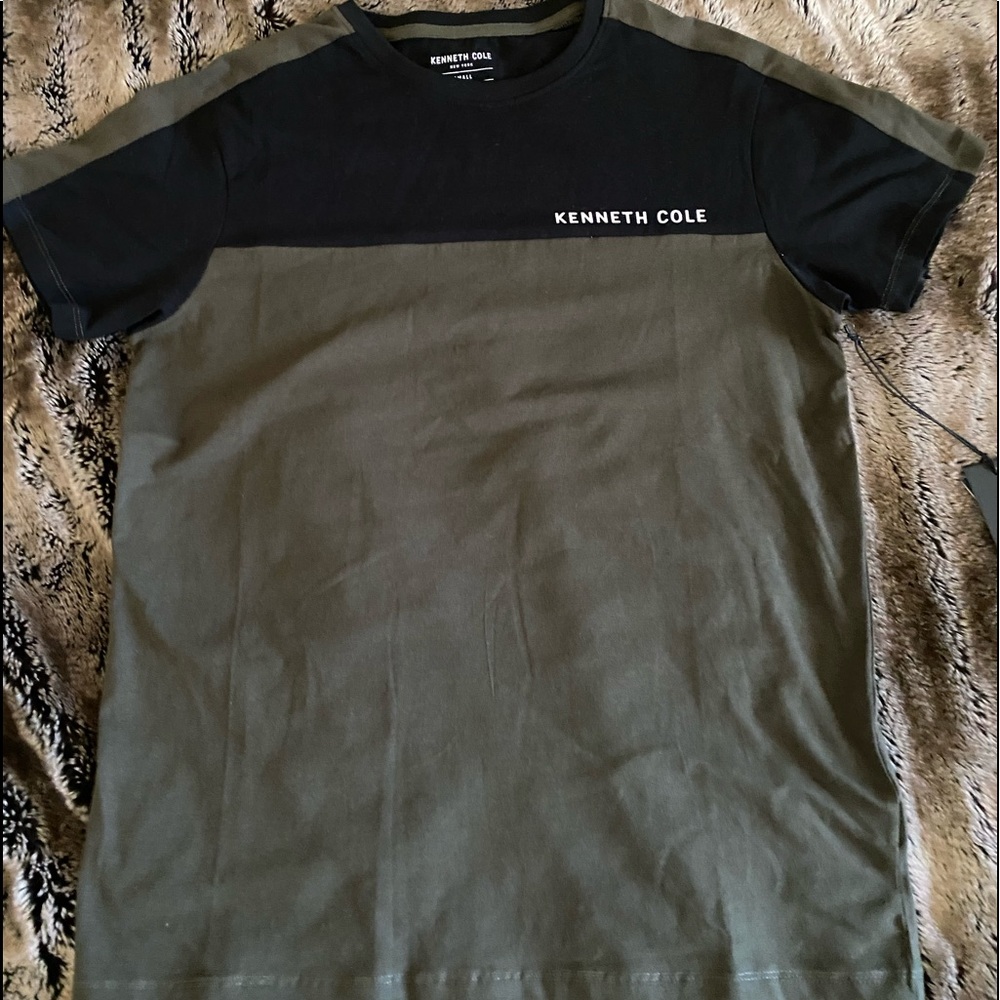 Men’s Kenneth Cole New York Slim Fit Top Shirt. Size Small